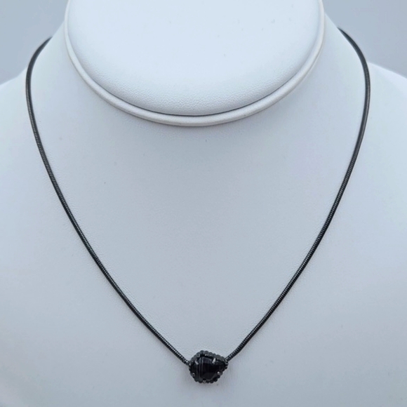 Kendra Scott Black/White Pendant Necklace - Picture 5 of 8